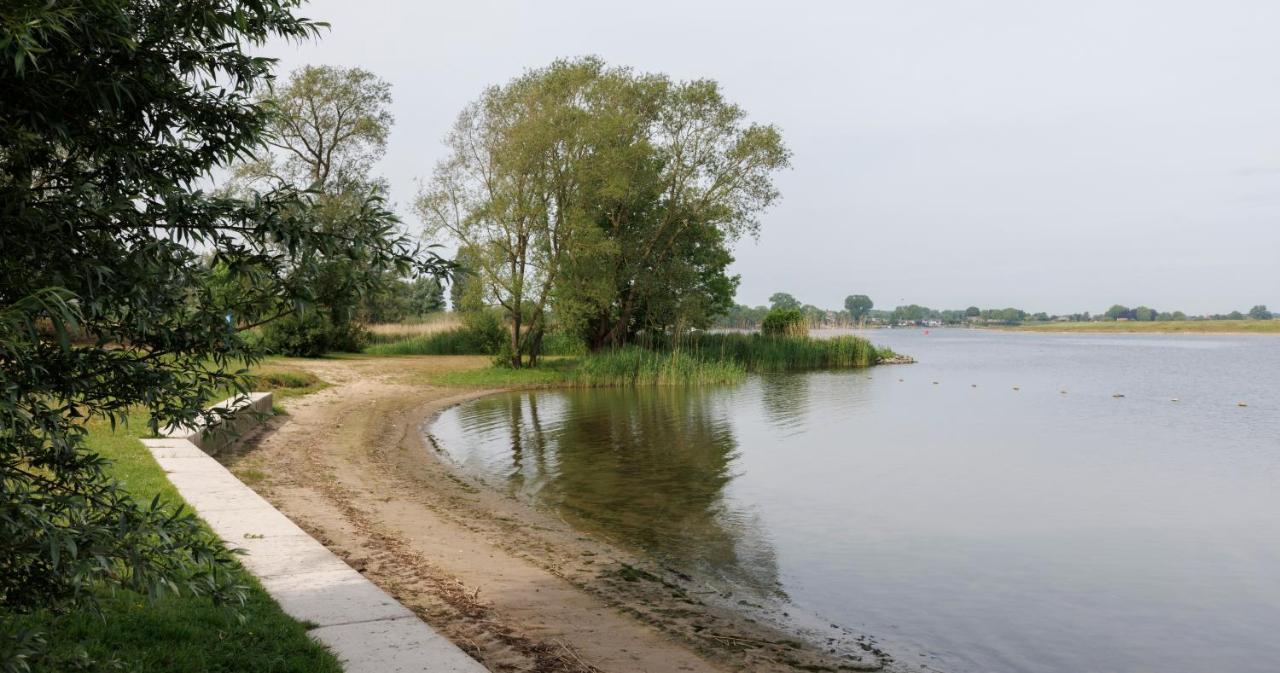 Op-Andel Mooi Huisje Aan De Maas 빌라 외부 사진